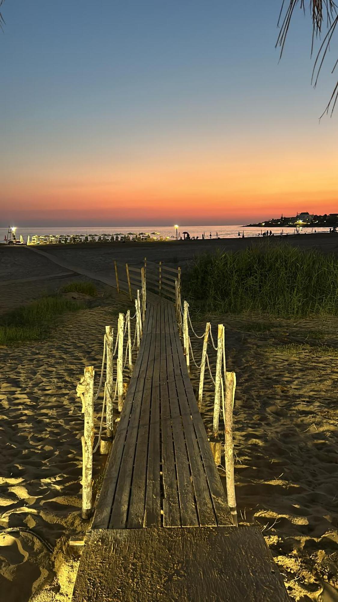 Terrazza Soleluna Марина-ді-Модіка Екстер'єр фото